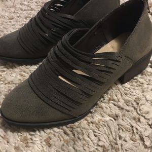 Women’s shoes